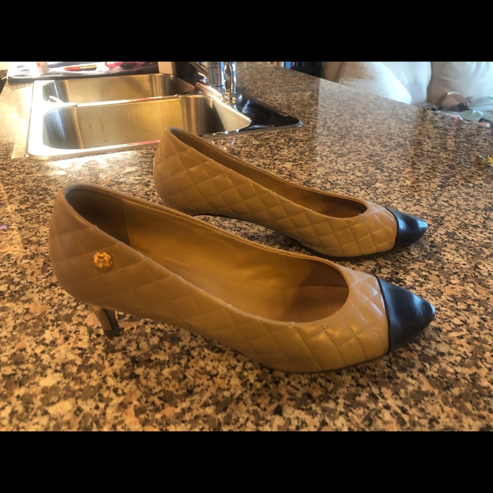 Classic CHANEL authentic quilted kitten heel - Picture 3 of 8